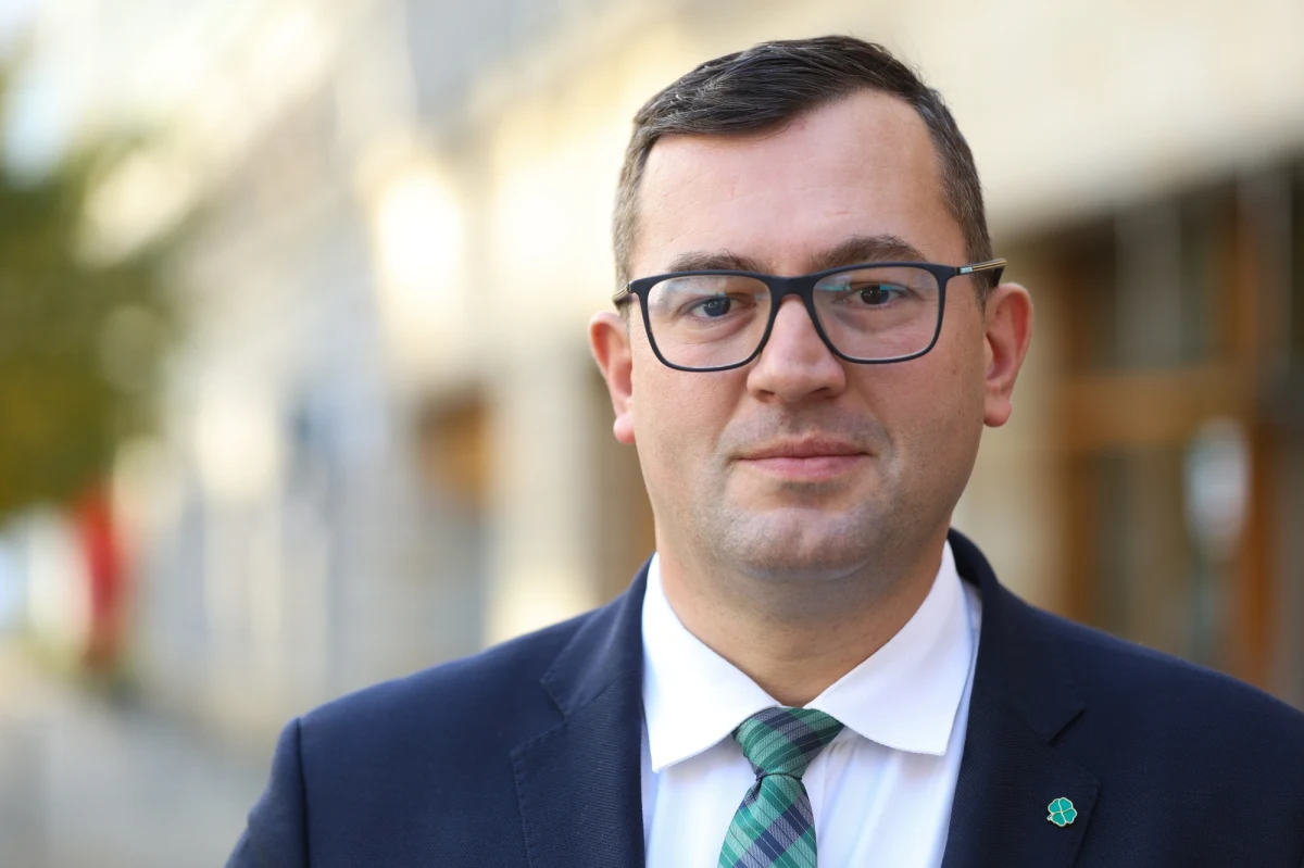 "Europejski Zielony Ład wymaga rewizji i zmiany. I dzisiaj to zaczęło docierać do coraz większej grupy polityków w Brukseli, którzy widzą, że w całej Europie rolnicy przeciwko temu się buntują" – mówił w Rozmowie o 7 w Radiu RMF24 wiceminister rolnictwa Stefan Krajewski.