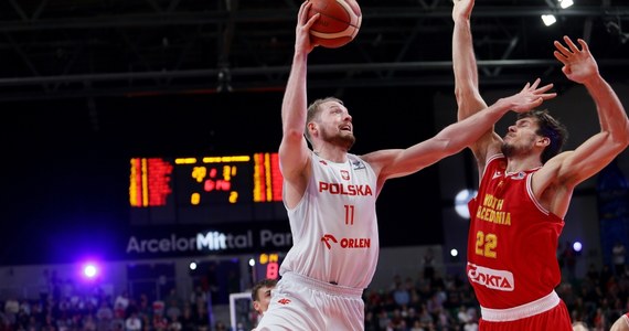 Reprezentacja Polski koszykarzy przegrała w Sosnowcu z Macedonią Płn. 71:96 (16:25, 22:22, 12:22, 21:27) w 2. kolejce eliminacji mistrzostw Europy 2025 (grupa H). Polska jako współgospodarz Eurobasketu jest pewna udziału w tym turnieju.