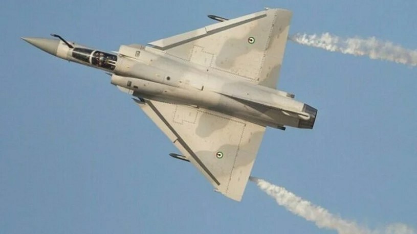 Okazuje się, że francuskie myśliwce Mirage 2000 mogą pojawić się na ukraińskim niebie jeszcze w tym roku. Wołodymyr Zełenski przyznał, że prowadzi rozmowy w tej sprawie z rządem Francji.