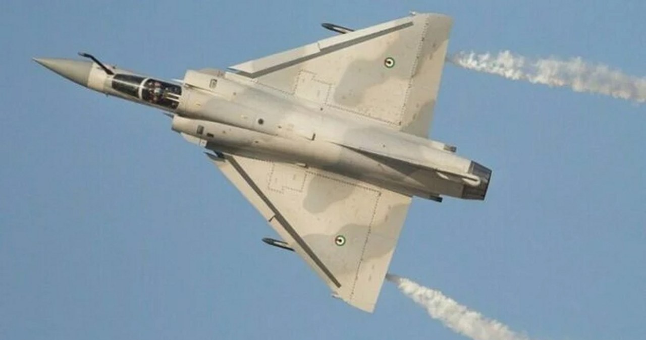 Okazuje się, że francuskie myśliwce Mirage 2000 mogą pojawić się na ukraińskim niebie jeszcze w tym roku. Wołodymyr Zełenski przyznał, że prowadzi rozmowy w tej sprawie z rządem Francji.