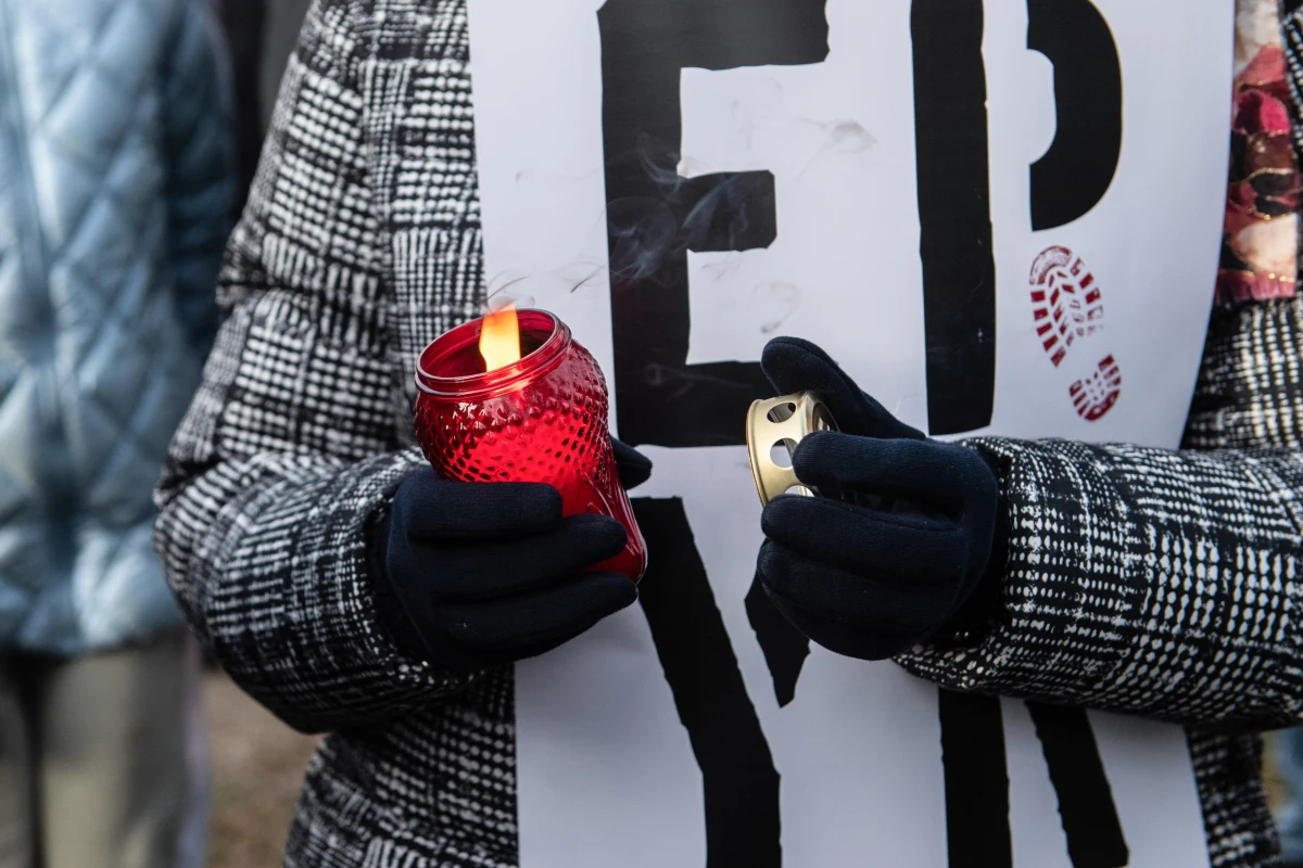 We wtorek przed Sądem Okręgowym w Zamościu (Lubelskie) rozpoczął się proces w sprawie śmiertelnego pobicia 16-letniego Eryka. Głównym oskarżonym jest 17-letni Daniel G. Zdaniem śledczych zadał on chłopakowi śmiertelny cios. Sąd zdecydował o wyłączeniu jawności rozprawy.