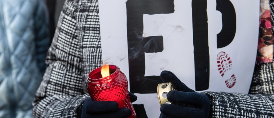 We wtorek przed Sądem Okręgowym w Zamościu (Lubelskie) rozpoczął się proces w sprawie śmiertelnego pobicia 16-letniego Eryka. Głównym oskarżonym jest 17-letni Daniel G. Zdaniem śledczych zadał on chłopakowi śmiertelny cios. Sąd zdecydował o wyłączeniu jawności rozprawy.