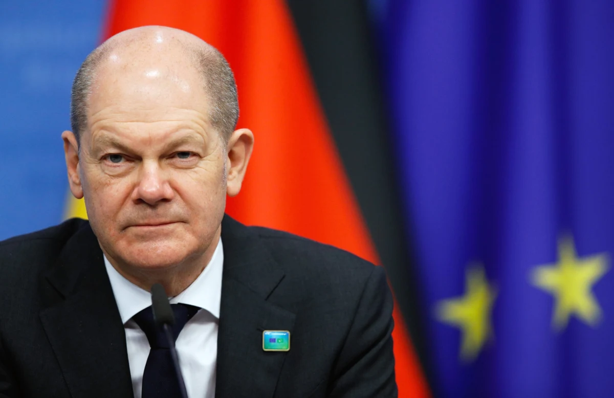 Kanclerz Niemiec Olaf Scholz odrzucił rozważany przez prezydenta Francji Emmanuela Macrona pomysł wysłania zachodnich wojsk na Ukrainę. "Nie będzie żadnych żołnierzy na ukraińskiej ziemi, wysłanych przez państwa europejskie" - powiedział szef niemieckiego rządu.