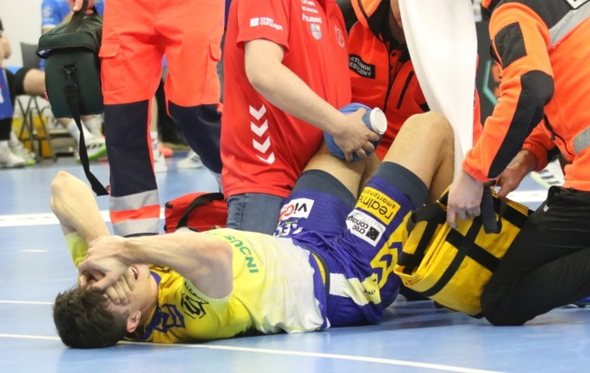 Borykający się z problemami kadrowymi piłkarze ręczni Industrii Kielce w czwartkowym meczu Ligi Mistrzów wystąpią bez jednego z zawodników. W starciu z norweskim Kolstad Handball zabraknie Szymona Sićki, który nie pojawi się już w tym sezonie na parkiecie.