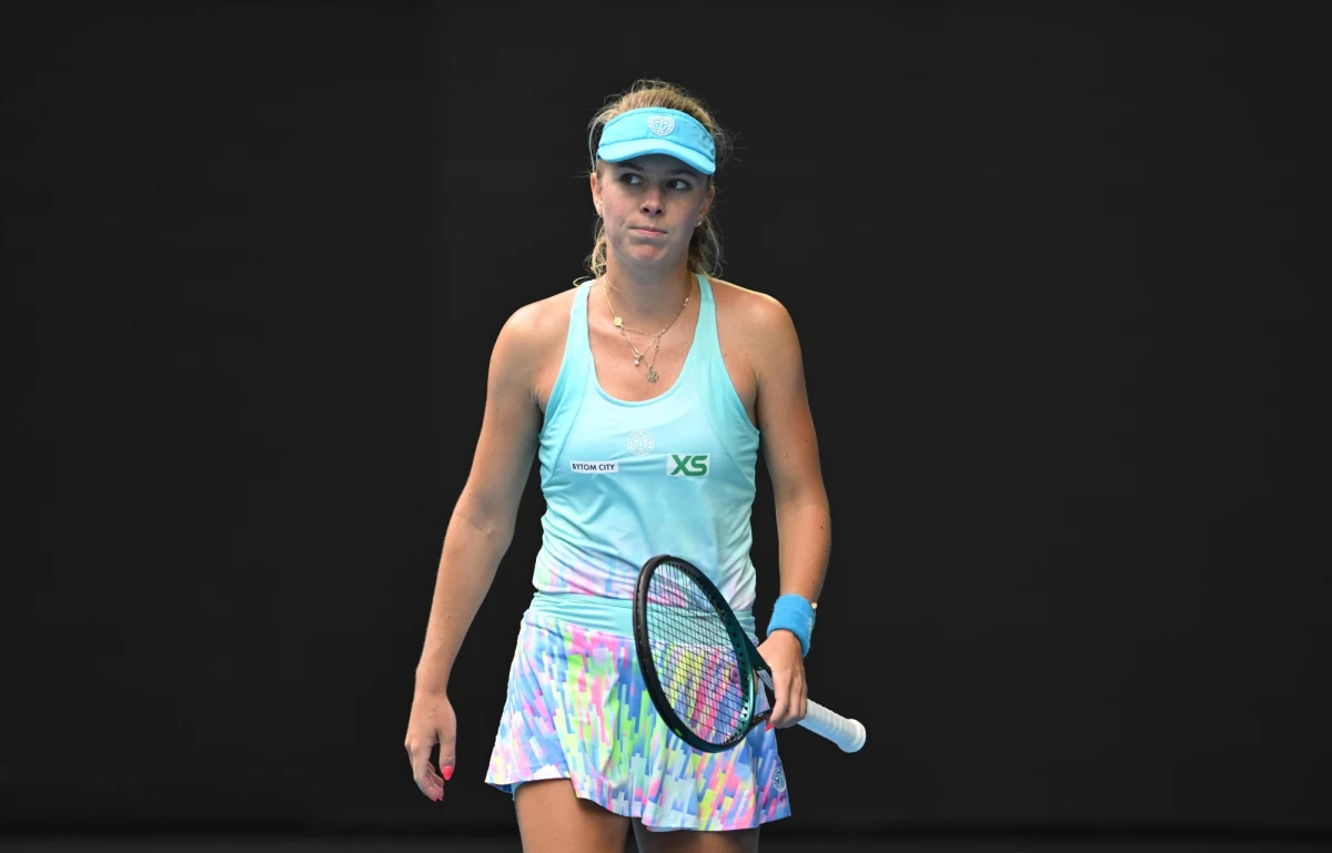 Magdalena Fręch przegrała z niżej notowaną australijską tenisistką Taylah Preston 4:6, 6:4, 1:6 i odpadła w pierwszej rundzie turnieju WTA na twardych kortach w San Diego (pula nagród 760 tys. dolarów).