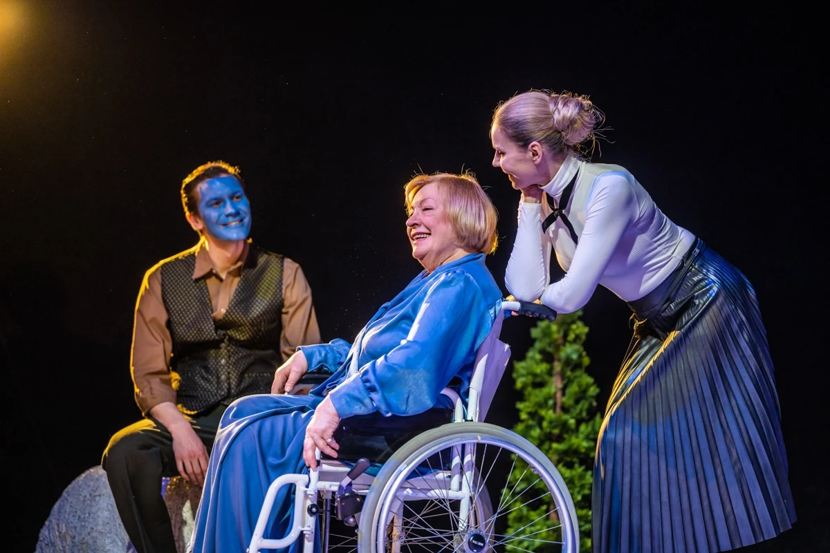 Tylko połowa z puli 3 tys. biletów została po pierwszym dniu sprzedaży wejściówek na Międzynarodowy Dzień Teatru w Teatrze Powszechnym w Łodzi. Takie zainteresowanie jest uzasadnione, bo afisz zachęca doborem repertuaru, a i ceny biletów: 30 złotych są atrakcyjne.