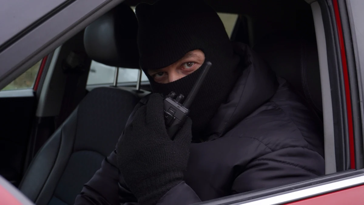 Policjanci poszukują sprawców napadu na właściciela kantoru w Świnoujściu. Nie wiadomo, jak kwota padła ich łupem.    
