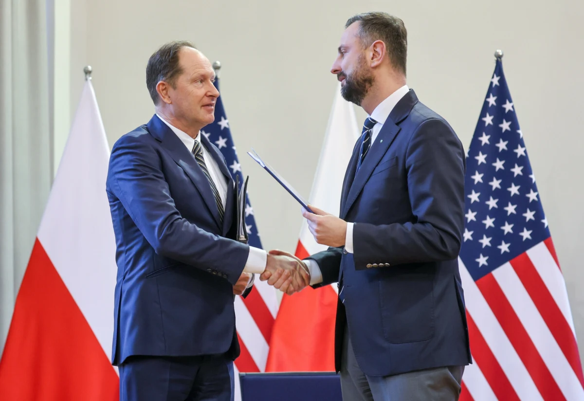 "To wielki dzień dla Polski i wielki dzień dla NATO" - przekazał szef MON Władysław Kosiniak-Kamysz. Polska podpisała umowę w II fazie programu Wisła i będzie w ciągu kilku lat dysponować jednym z najnowocześniejszych systemów przeciwlotniczych i przeciwrakietowych.