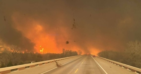 W Teksasie szaleje największy w historii stanu pożar. Strawił niemal 404,7 tys. hektarów roślinności. Zginęły co najmniej dwie osoby.
