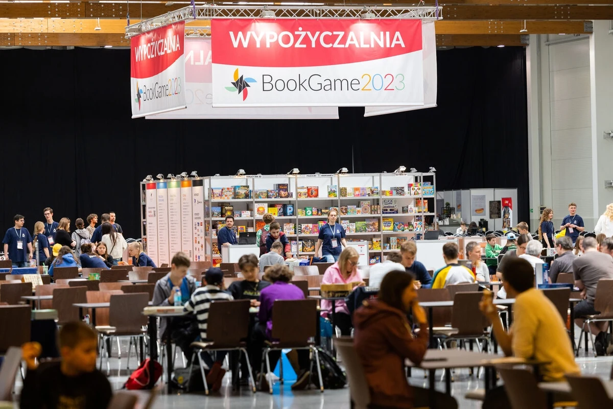 118 wystawców, 1000 tytułów do wypróbowania i 3 dni dobrej zabawy - tak zapowiada się Festiwal i Targi Gier Planszowych BookGame. To największa w Polsce impreza dla pasjonatów planszówek, a początek już dzisiaj.


