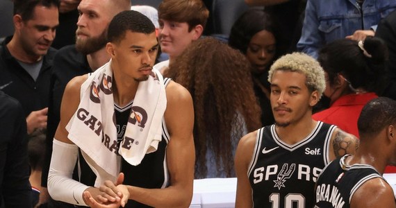 Zupełnie niespodziewanie zakończyło się spotkanie między San Antonio Spurs a Oklahomą City Thunder. Drużyna Jeremy’ego Sochana odniosła sensacyjne zwycięstwo 132:118 nad drugim zespołem Konferencji Zachodniej, a wkład Polaka w wygraną był wymierny. 