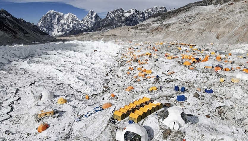  Rewolucja na Mount Everest. Nowy obowiązek dla wspinaczy