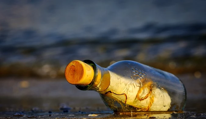 List w butelce na włoskiej plaży. Autorem 11-latek