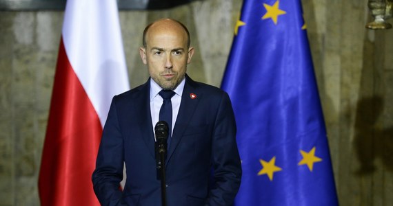 "Izera to jedno z wielu kłamstw poprzedniego premiera Mateusza Morawieckiego" - powiedział minister aktywów państwowych Borys Budka podczas uroczystego otwarcia Ministerstwa Przemysłu w Katowicach. Jak jednak podkreślił, "na szczęście są inwestorzy, którzy chcą wchodzić w projekt elektromobilności i jest szansa, że właśnie w tę stronę to pójdzie".