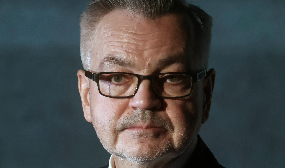 "Odnotowałem ogromne zainteresowanie zarówno służb mundurowych, jak i osób, które tego munduru nie miały, ale ewidentnie przyszły po to, aby dokonać fotograficznej dokumentacji" -  tak ambasador Polski w Rosji, Krzysztof Krajewski opowiadał w rozmowie z reporterem RMF FM Krzysztofem Zasadą o pogrzebie Aleksieja Nawalnego. Podkreślił, że "niestety służby robiły wszystko, aby ograniczyć dostęp poprzez bardzo wąskie przejścia". Ceremonia pogrzebowa odbyła się w piątek w Moskwie.