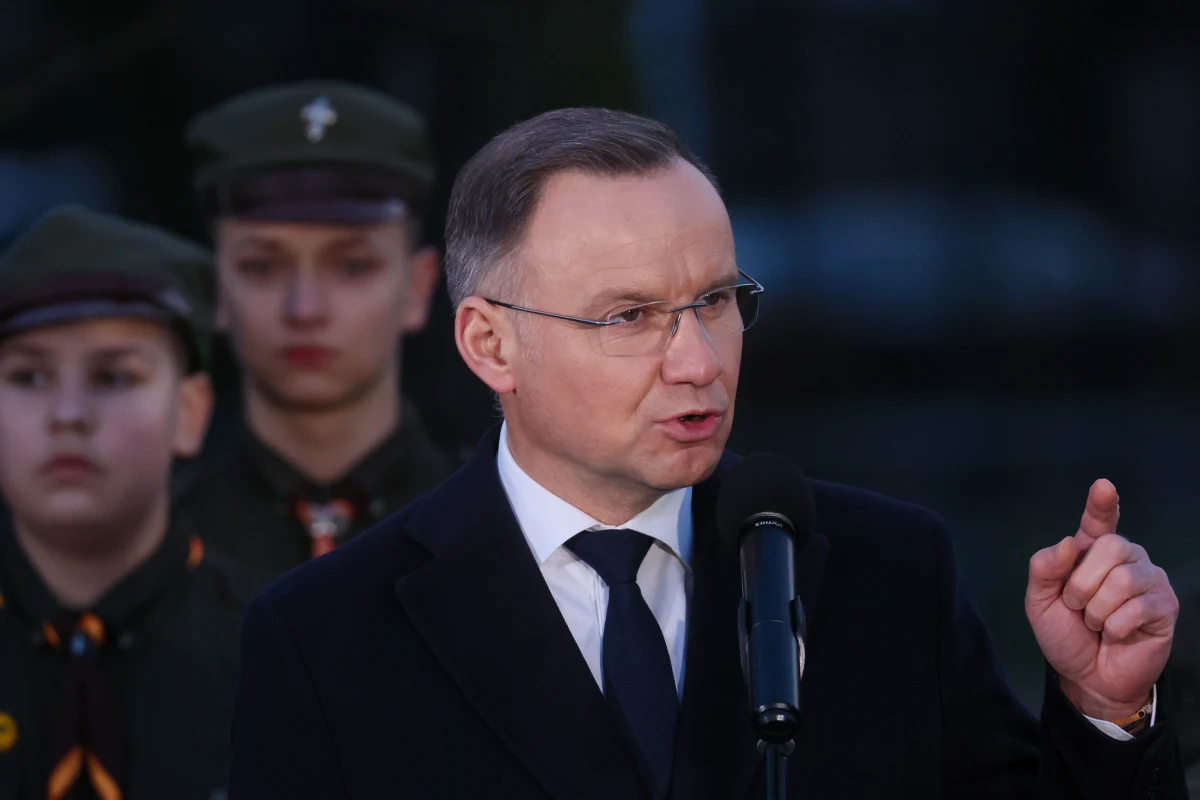 Prezydent Andrzej Duda spotkał się z mieszkańcami Mławy podczas piątkowych obchodów Narodowego Dnia Pamięci Żołnierzy Wyklętych. "Nigdy więcej tutaj rosyjskich porządków, nigdy więcej tutaj ruskiego miru. Nie chcemy. Mamy swoją kulturę, swoją wiarę" - mówił Duda.