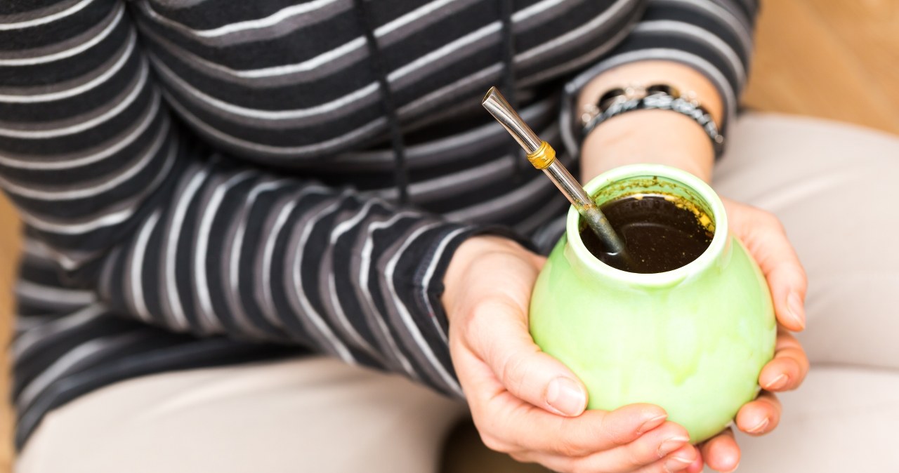 Pijesz ten napój zamiast zwykłej herbaty? Lepiej na niego uważaj