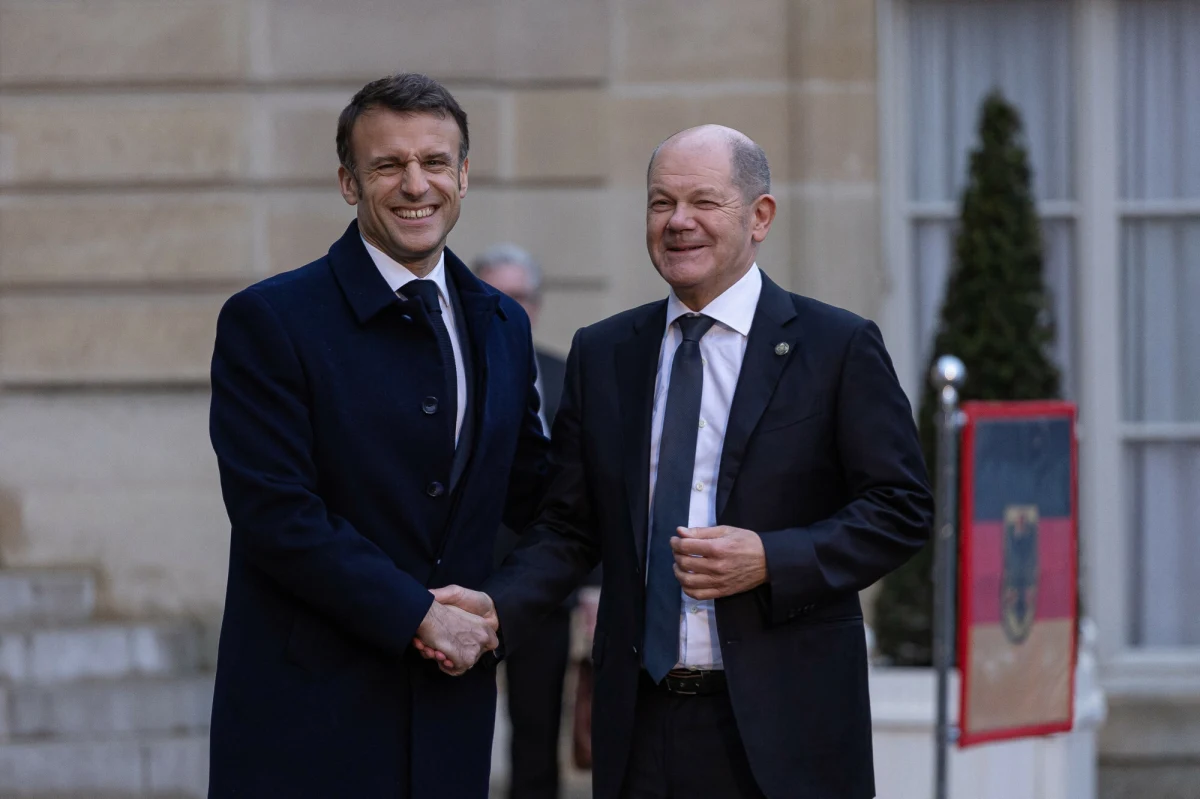 Przywódcy dwóch największych europejskich krajów nie wykorzystali szansy na zachowanie milczenia. Emmanuel Macron i Olaf Scholz wyjątkowo zgodnie zaprezentowali w ciągu tygodnia poziom naiwności, który nie przystoi politykom najwyższego szczebla. Zwłaszcza, gdy sytuacja na kontynencie jest tak niepewna jak dziś. Słowa francuskiego prezydenta o możliwym wysłaniu wojsk na Ukrainę i niemieckiego kanclerza o braku systemów Taurus w pakietach uzbrojenia dla Kijowa wywołały na Kremlu ponury rechot i wzmocniły propagandowy przekaz Moskwy. W innych miejscach globu pozostał jedynie niesmak i konsternacja.