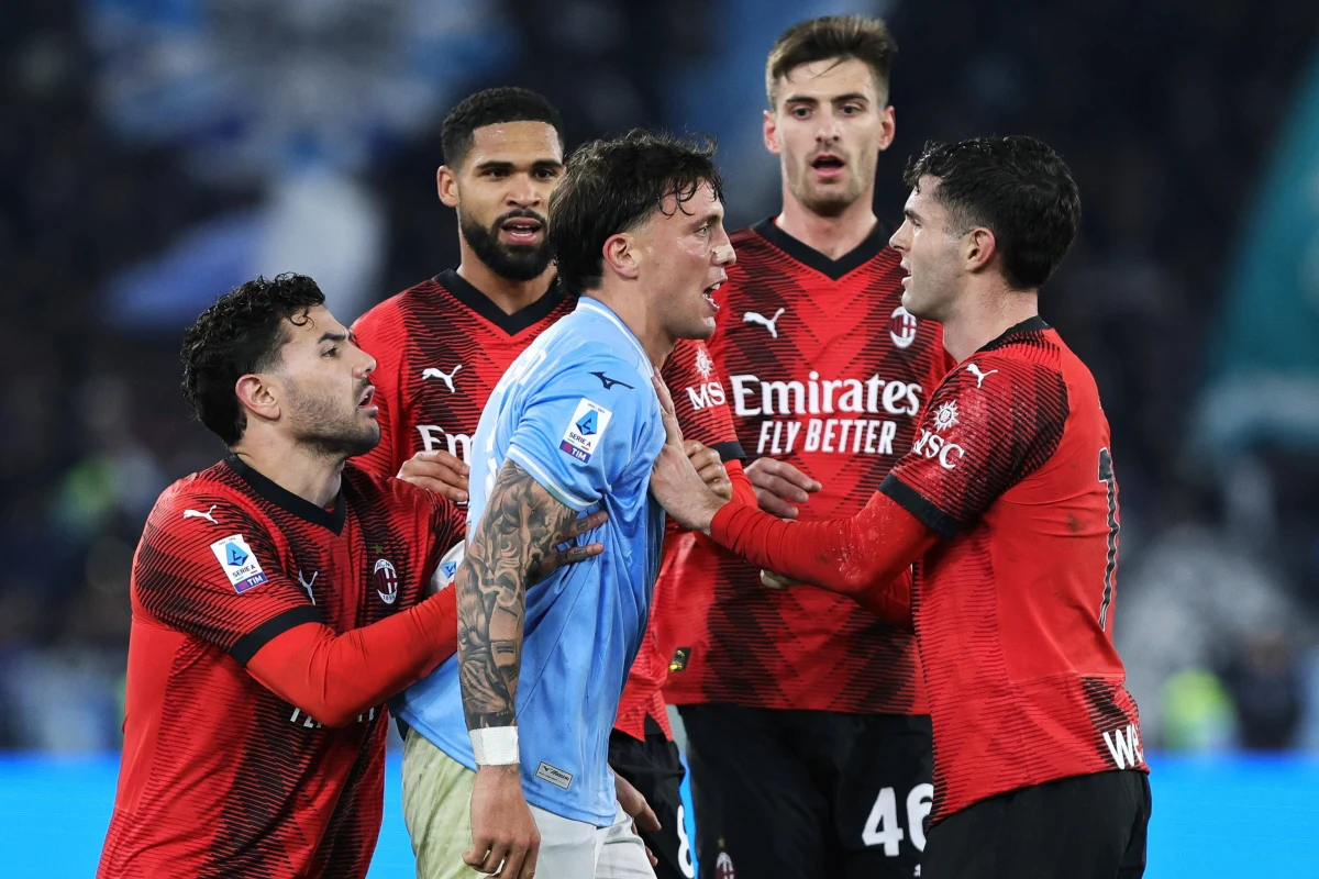 ​Piłkarze Lazio Rzym przegrali u siebie z AC Milan 0:1 w 27. kolejce włoskiej ekstraklasy, a spotkanie kończyli w ósemkę. 

