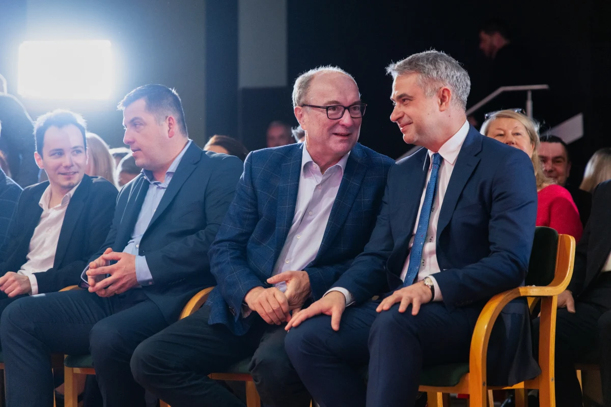 "Nie ma ważniejszej rzeczy w Polsce, żeby to, co napsuł PiS, naprawić" - powiedział podczas konwencji Nowej Lewicy w Płocku Włodzimierz Czarzasty, lider tego ugrupowania, a jednocześnie wicemarszałek Sejmu. Dodał, że można to zrobić tylko wtedy, kiedy koalicja rządząca trzyma się razem.