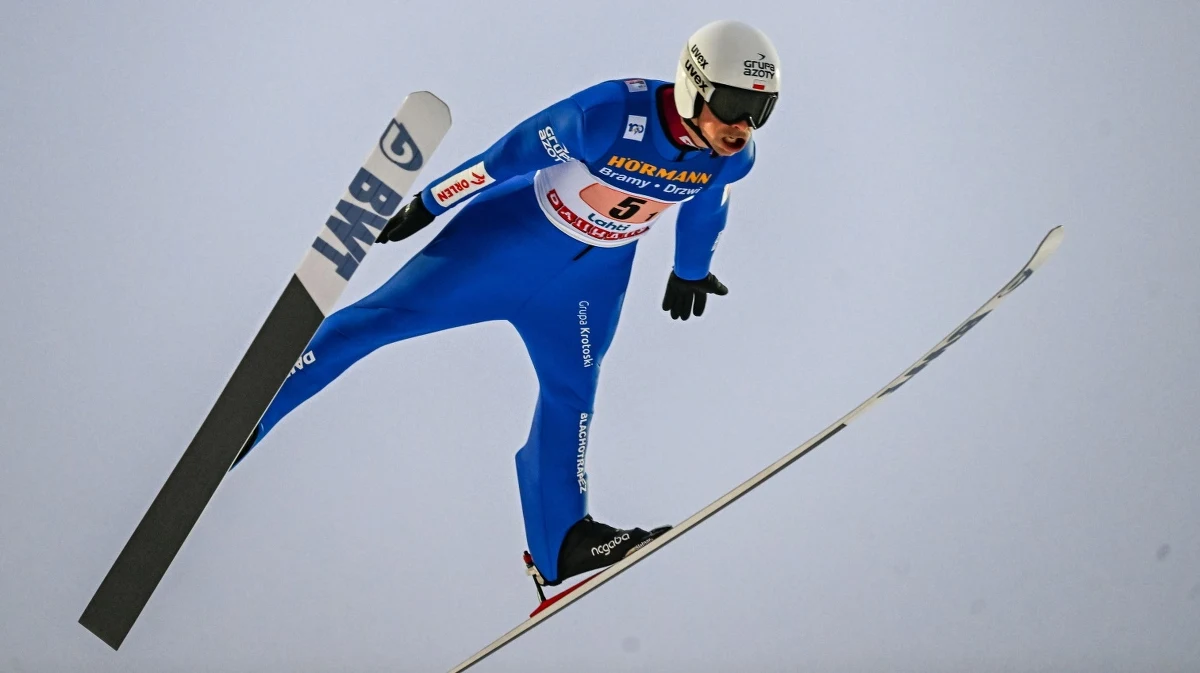 Piotr Żyła, Maciej Kot, Kamil Stoch i Aleksander Zniszczoł zajęli czwarte miejsce w drużynowym konkursie Pucharu Świata w skokach narciarskich w Lahti. Wygrali Norwegowie, przed Austriakami i Niemcami.