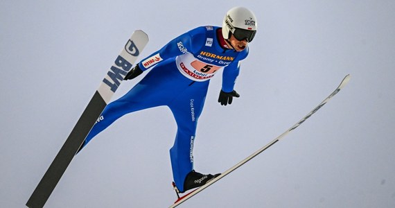 Piotr Żyła, Maciej Kot, Kamil Stoch i Aleksander Zniszczoł zajęli czwarte miejsce w drużynowym konkursie Pucharu Świata w skokach narciarskich w Lahti. Wygrali Norwegowie, przed Austriakami i Niemcami.