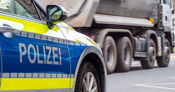 W szpitalu w Dreźnie znajdują się dwie kobiety poszkodowane w dzisiejszym wypadku polskiego busa na autostradzie A4 w Niemczech - dowiedział się reporter RMF FM. W sumie pojazdem podróżowało 9 osób. Wśród nich byli Ukraińcy i Polacy.
