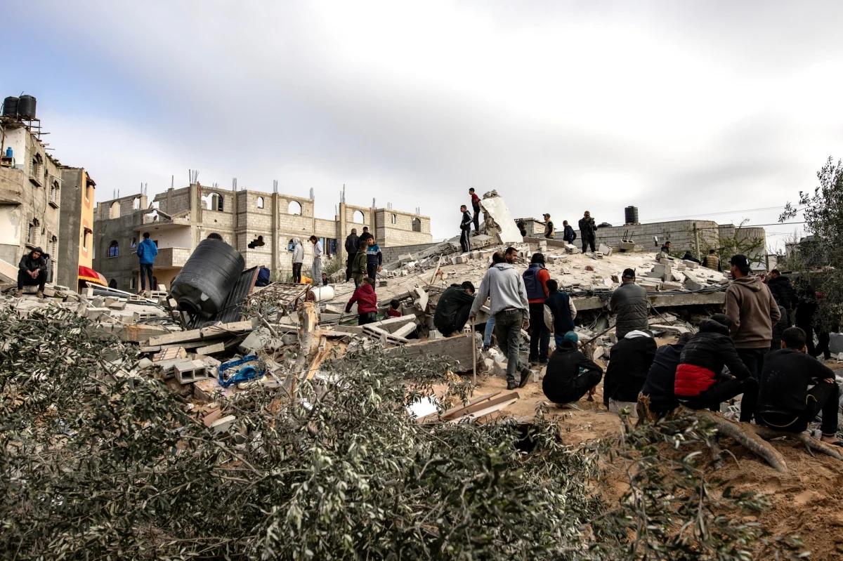 Rozejm w Strefie Gazy będzie możliwy "w ciągu 24–48 godzin", jeśli Izrael zaakceptuje nasze żądania - oświadczył w niedzielę w Kairze jeden z liderów Hamasu, cytowany przez agencję AFP. W stolicy Egiptu mają odbyć się rozmowy pokojowe w sprawie zawieszenia broni między Hamasem a Izraelem.