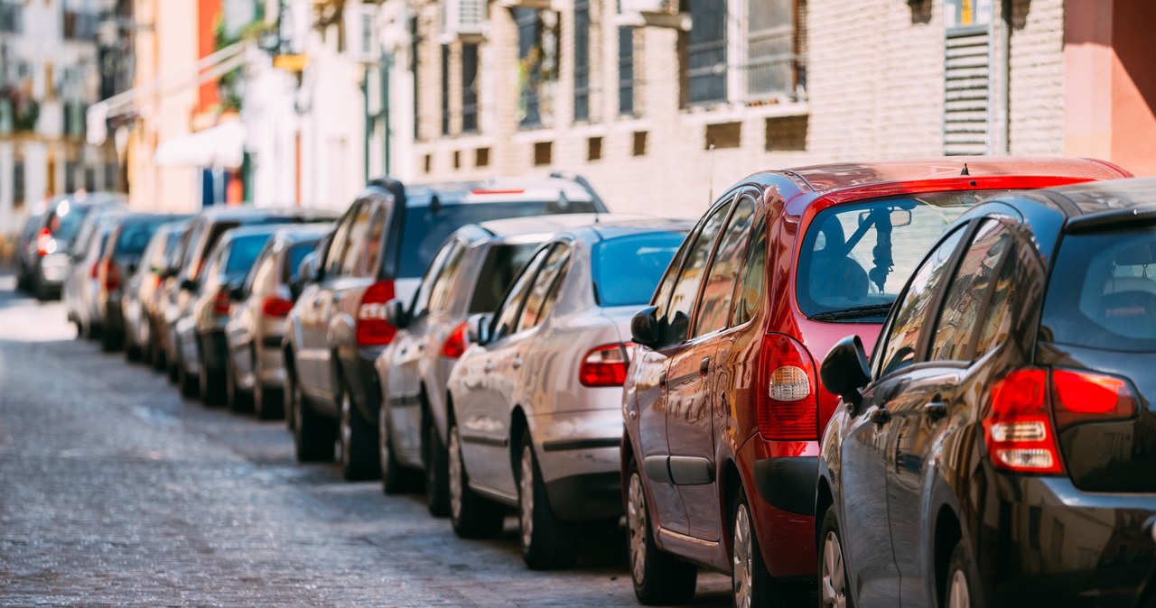 spróbował, jazdy, automatyczną, skrzynią, biegów, najczęściej, chce, wracać, skrzyni, manualnej, Automat, jest, wygodny, niemal, Jak tak zaparkujesz, może się okazać, że nie ruszysz z miejsca