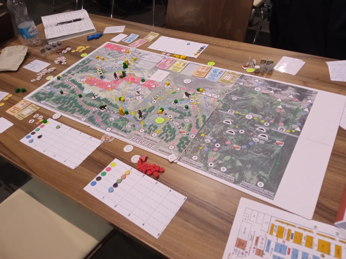 Ponad 1000 różnych tytułów mogli przetestować miłośnicy planszówek podczas Festiwalu i Targów Gier Planszowych BookGame w Krakowie. Także miłośnicy szachów i kostki Rubika mogli znaleźć coś dla siebie.