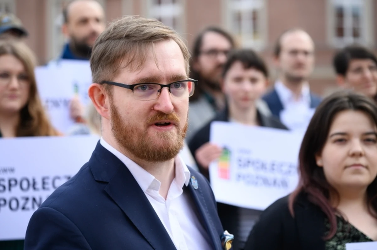 39-letni społecznik, radny osiedla Rataje Łukasz Garczewski ogłosił swoją kandydaturę na prezydenta Poznania z KWW Społeczny Poznań. "Mamy dość tego, że o wszystko w Poznaniu trzeba walczyć i na pierwszym miejscu stoi zysk spółek miejskich, a nie dobro mieszkańców" – podkreślił Garczewski na konferencji prasowej.