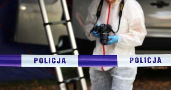 W jednym z mieszkań w dolnośląskim Chocianowie odnaleziono w niedzielę zwłoki 62-letniej kobiety. Policja przekazała, że zdarzenie miało charakter kryminalny, mowa więc o zabójstwie.