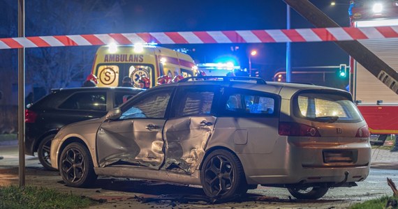 Jedna osoba trafiła do szpitala po wypadku w Tarnowie. Zderzyły się tam dwa samochody osobowe. Jednym z aut podróżowało m.in. trzymiesięczne dziecko.
