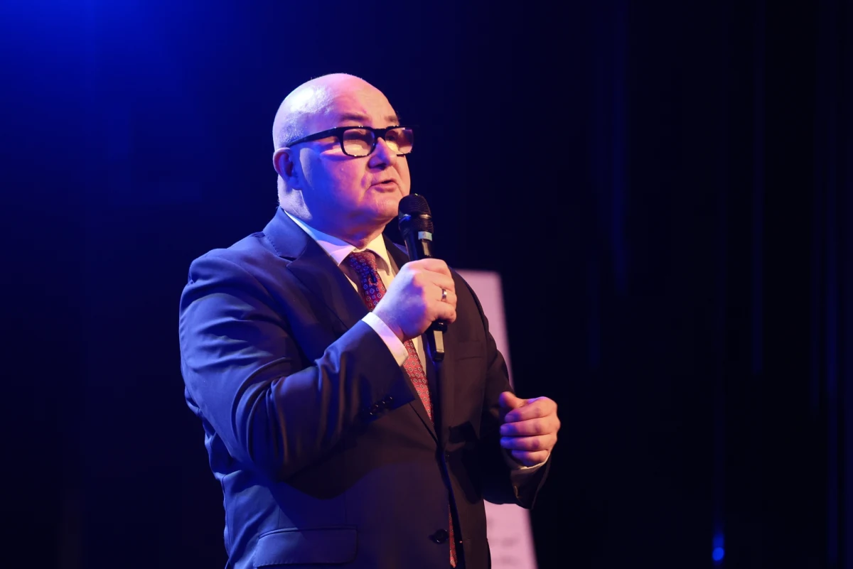 Groźby wobec prezydenta Chorzowa. Andrzej Kotala złożył dzisiaj w tej sprawie doniesienie do prokuratury. Troje parlamentarzystów ze Śląska zapowiada też wniosek do ministra spraw wewnętrznych, aby ten rozważył możliwość przyznania prezydentowi Chorzowa policyjnej ochrony.