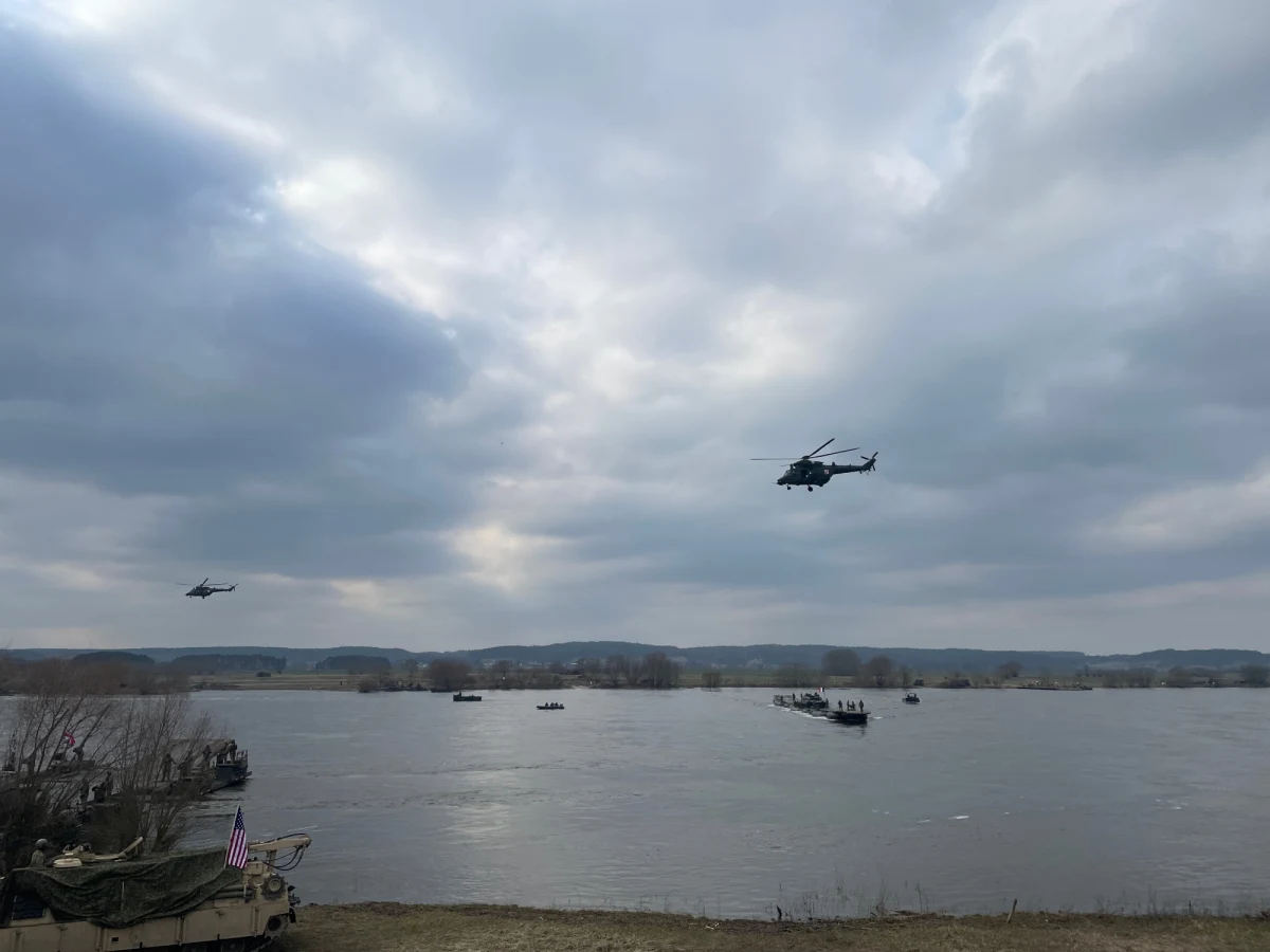 W Polsce trwają ćwiczenia wojsk sojuszniczych NATO Dragon-24. Biorą w nich udział żołnierze z Polski, Hiszpanii, Wielkiej Brytanii, Turcji i Albanii - w sumie 20 tys. osób. Ćwiczenia mają być największym pokazem zdolności obronnych Sojuszu.