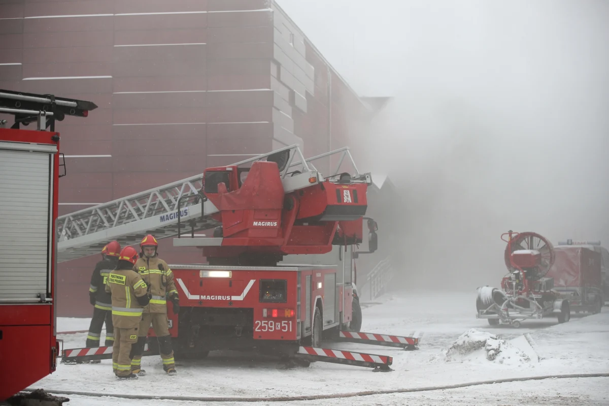 Do 10 czerwca krakowski sąd odroczył proces rzeczoznawcy ds. ochrony przeciwpożarowej w sprawie pożaru archiwum Urzędu Miasta Krakowa. Andrzejowi H. prokuratura zarzuciła m.in. poświadczenie nieprawdy w dokumentach. To na razie jedyny wątek śledztwa zakończony aktem oskarżenia.   