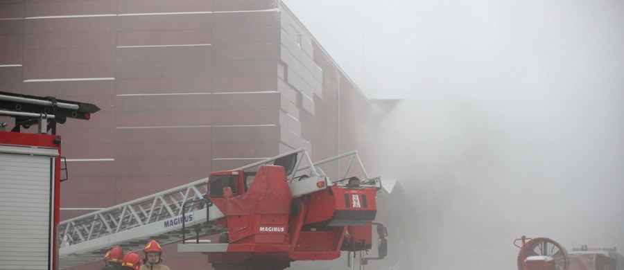 Do 10 czerwca krakowski sąd odroczył proces rzeczoznawcy ds. ochrony przeciwpożarowej w sprawie pożaru archiwum Urzędu Miasta Krakowa. Andrzejowi H. prokuratura zarzuciła m.in. poświadczenie nieprawdy w dokumentach. To na razie jedyny wątek śledztwa zakończony aktem oskarżenia.   