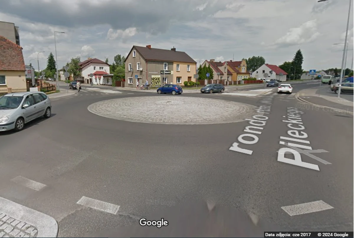 Trzyletni chłopiec bez opieki dorosłego spacerował przy ruchliwym skrzyżowaniu w Wągrowcu (woj. wielkopolskie). Dzieckiem zajęły się dwie kobiety. Okazało się, że maluch uciekł mamie opiekującej się rodzeństwem.