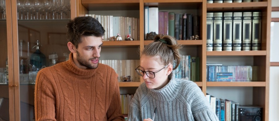 Maturzyści w Lublinie będą mogli korzystać z darmowych korepetycji od studentów lubelskich uczelni. I jedni, i drudzy mogą się już zapisywać do tegorocznej akcji „Koleżeńskie Korepetycje” 