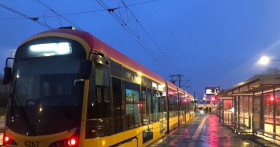 Po prawie 35 latach  tramwaje wróciły na ulicę Kasprzaka. Wróciły na nową linię jednej z głównych ulic stołecznej Woli. Po nowym torowisku kursują składy linii 10, 11, 26 i 27. Za trzy tygodnie, 25 marca, tramwaje wrócą na Wolską.