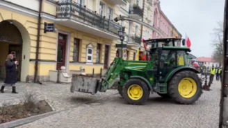 Protest rolników na Podlasiu. Obornik przed biurem posłanki PO