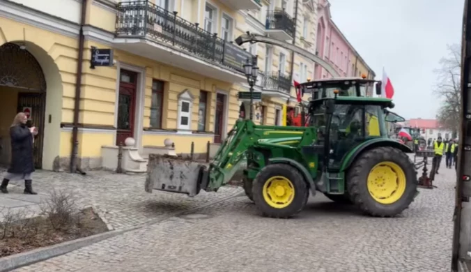 Protest rolników na Podlasiu. Obornik przed biurem posłanki PO