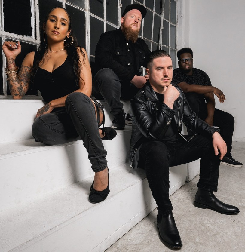 Nowojorska grupa Monochromatic Black odlicza już dni do premiery nowej EP-ki. Materiał "Predacious" trafi na rynek w połowie marca.