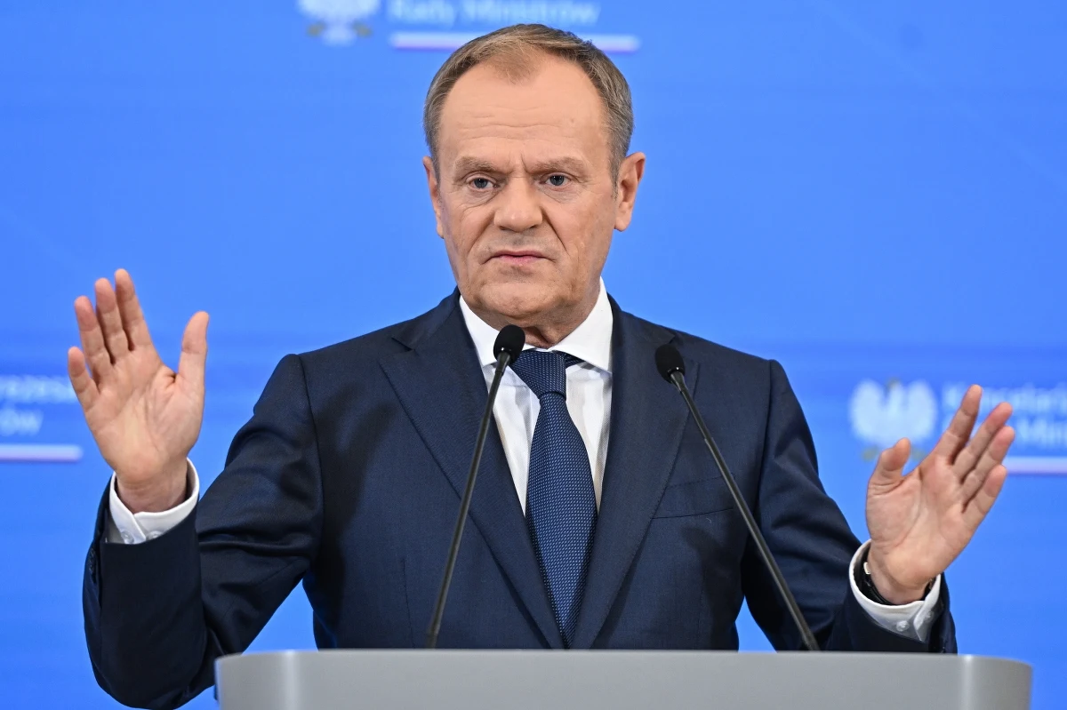 "W sobotę o godz. 10 w centrum 'Dialog' będę do dyspozycji" - premier Donald Tusk podczas konferencji prasowej po posiedzeniu rządu zaprosił rolników na rozmowy do Warszawy. Rolnicy z całego kraju zjawią się w stolicy już w środę na kolejnej masowej demonstracji.