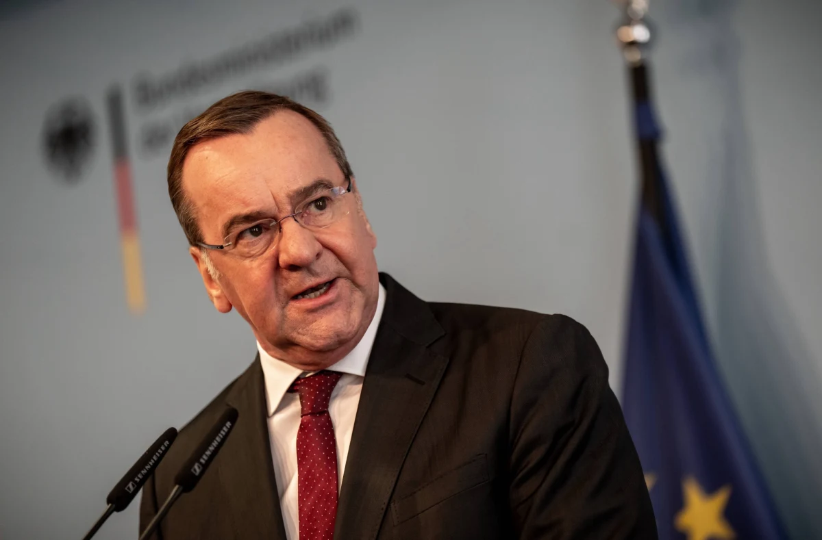 Nowe informacje w sprawie podsłuchiwania niemieckich oficerów Luftwaffe przez rosyjskich agentów. "Błąd jednej osoby umożliwił przechwycenie przez Rosję rozmowy wysokich rangą niemieckich wojskowych na temat rakiet Taurus" - poinformował w Berlinie minister obrony Boris Pistorius, powołując się na wstępne ustalenia w sprawie.