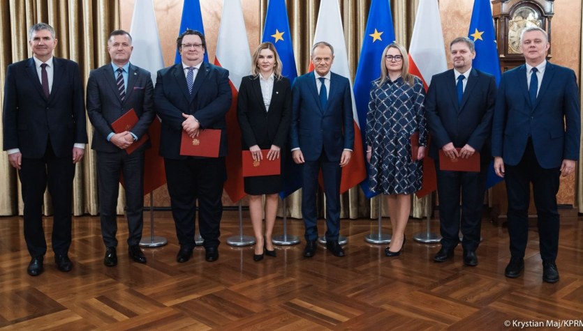 Zmiany w CBA i ABW. Donald Tusk powołał szefów służb