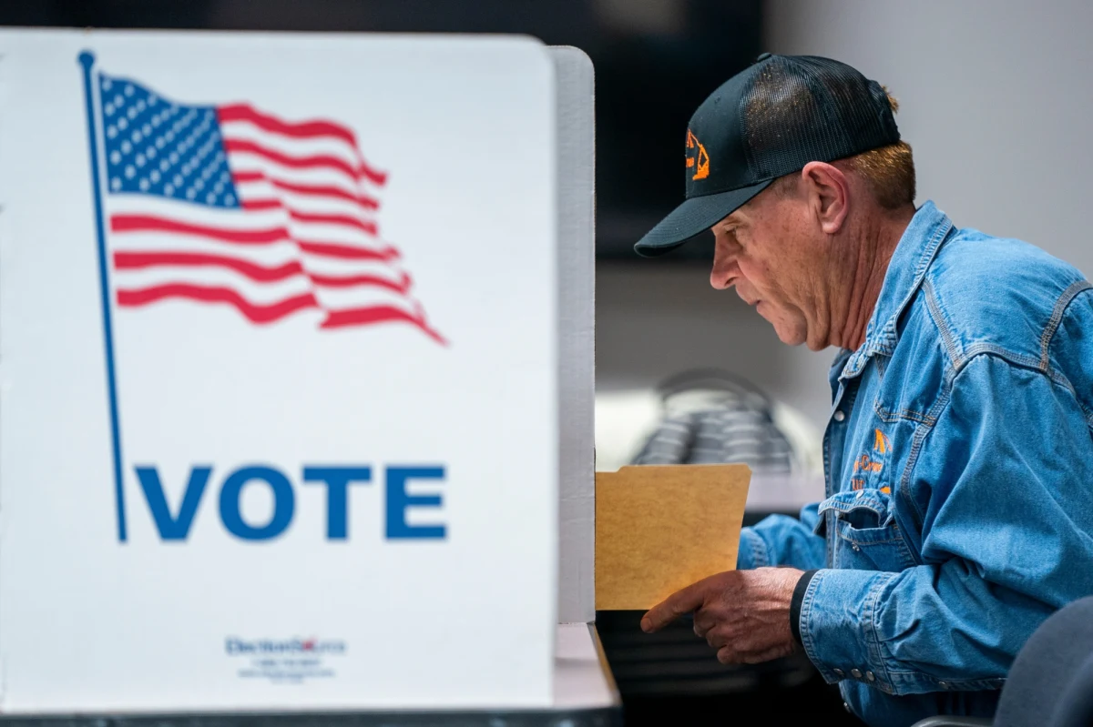 Dziś jest najważniejszy, jak do tej pory, dzień w 2024 roku w wyścigu o Biały Dom. Amerykanie w 15 stanach oraz za granicą wybierają kandydata na prezydenta. Dzień ten nazywany jest superwtorkiem.