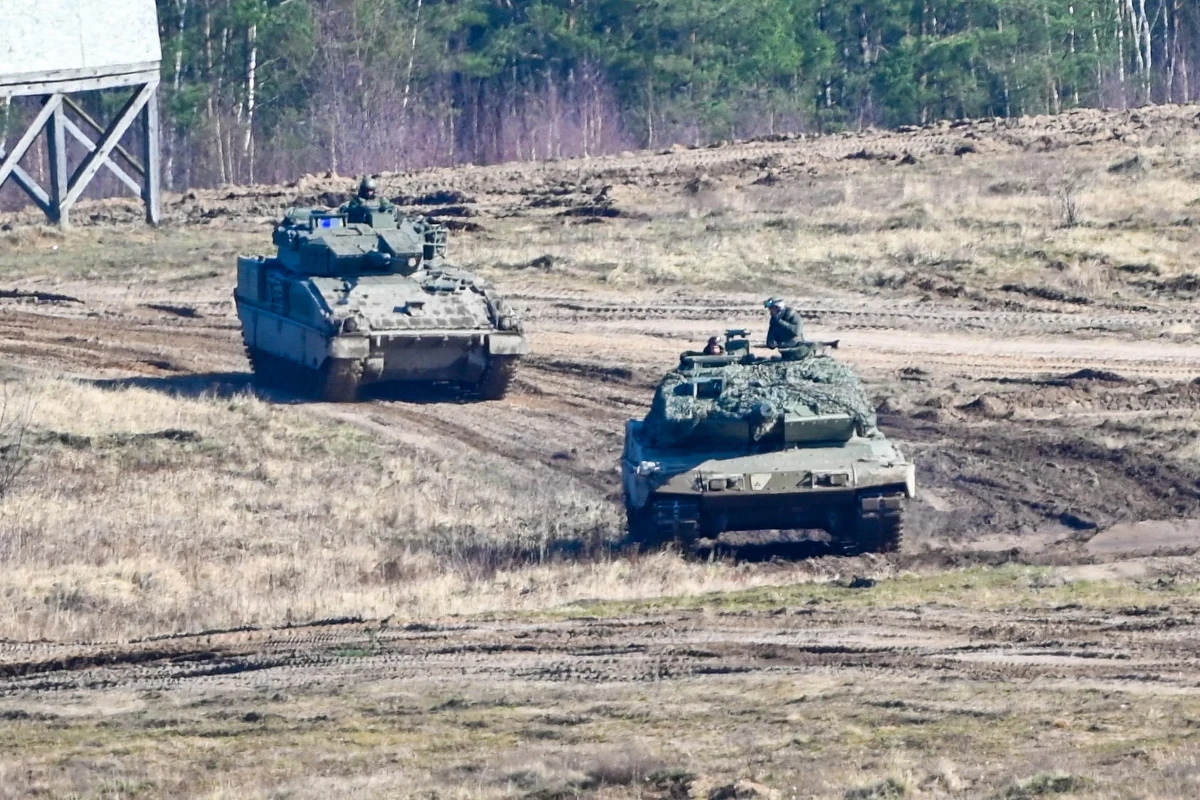 Prokuratura wszczęła śledztwo sprawie śmierci 20-letniego żołnierza na poligonie w Drawsku Pomorskim (woj. zachodniopomorskie) – poinformował zastępca prokuratora okręgowego ds. wojskowych Prokuratury Okręgowej w Poznaniu płk Bartosz Okoniewski. Postępowanie prowadzone jest w sprawie spowodowania wypadku sprzętem wojskowym ze skutkiem śmiertelnym.