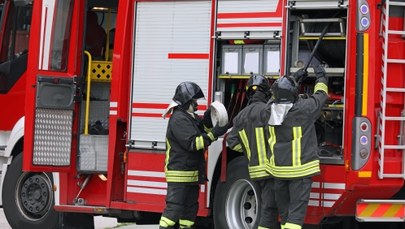 Tragedia na krajowej "9". Auto w płomieniach, zginęła 68-letnia kobieta 