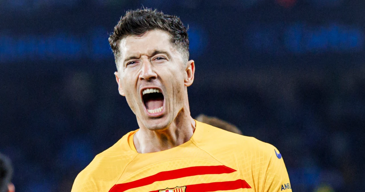 Robert Lewandowski celebrujący kolejne trafienie dla FC Barcelona